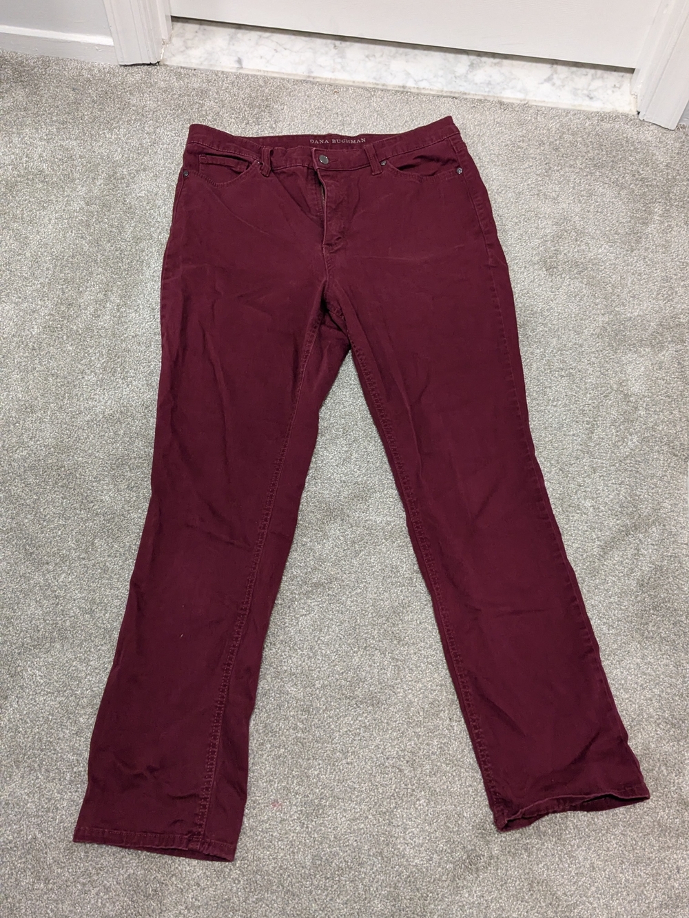 Dana Buchman Women's Straight-Leg Jeans in Burgundy